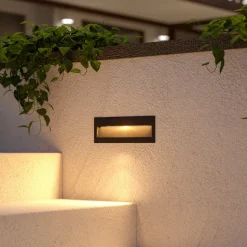 Lucande LED-vægindbygningslampe Loya, 23 x 8 cm, grå, IP54
