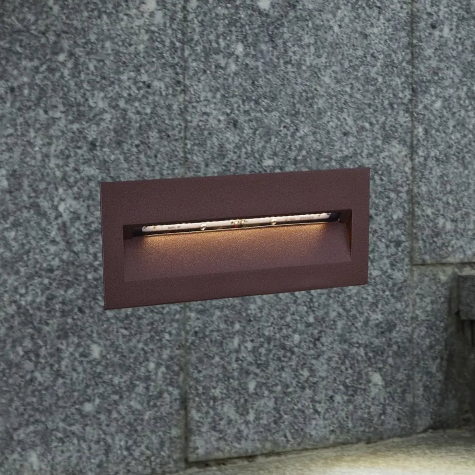 Lucande LED-vægindbygningslampe Loya, 23 x 8 cm, rust, IP54