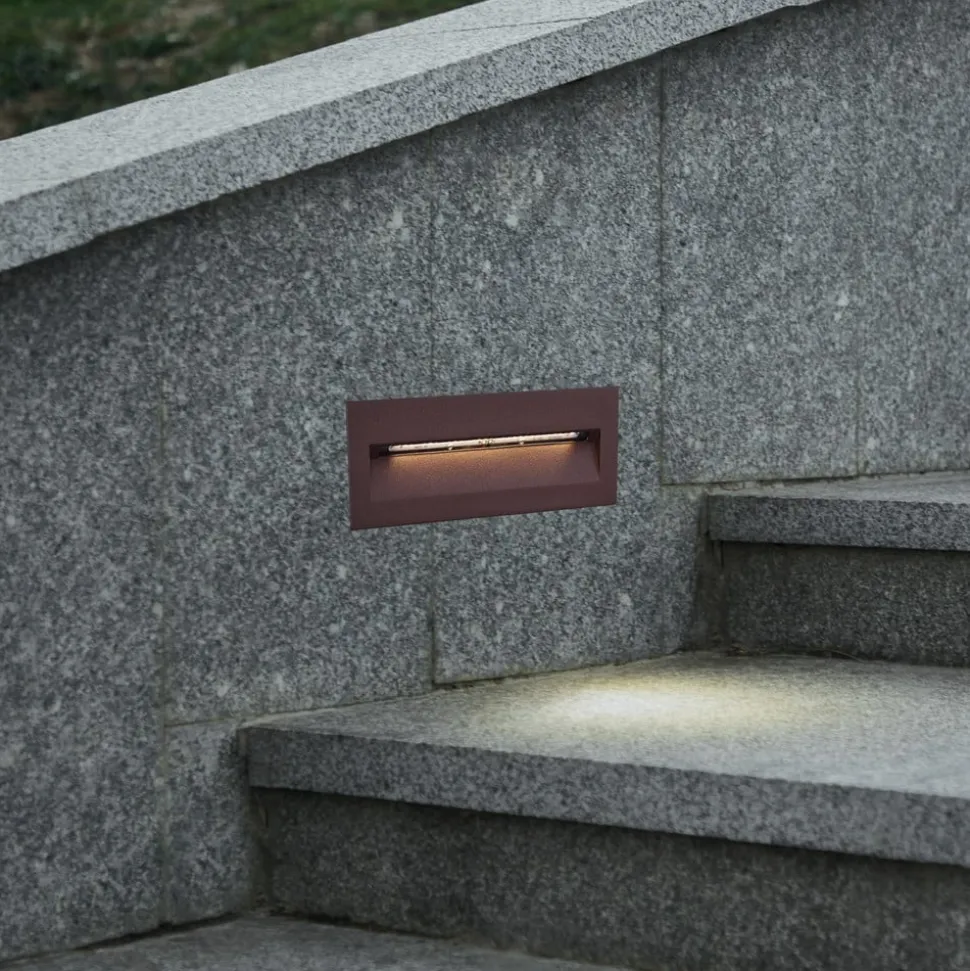 Lucande LED-vægindbygningslampe Loya, 23 x 8 cm, rust, IP54