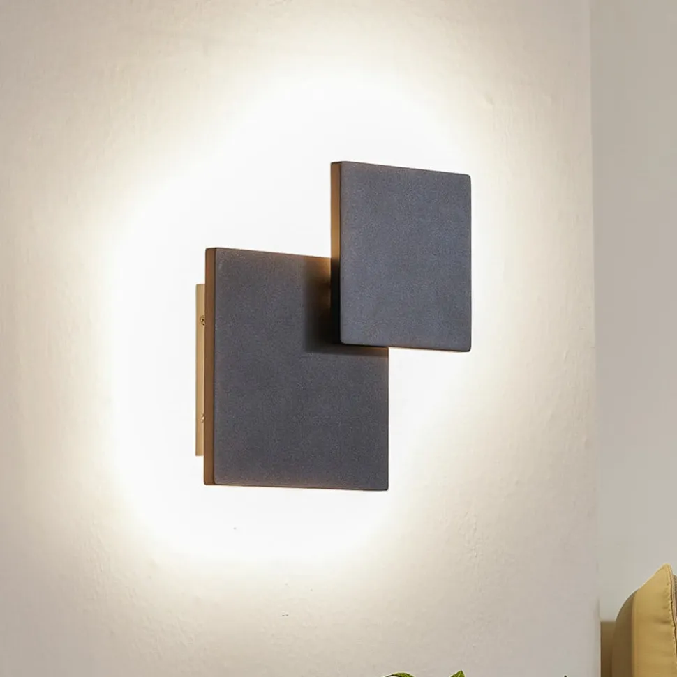 Lucande LED-væglampe Elrik, sort, 27 cm høj, metal