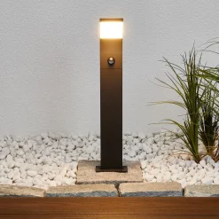 Lucande Timm LED-vejlampe, sensor, 60 cm, antracit, IP54