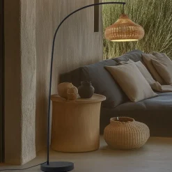 Lucande udendørs gulvlampe Taniola, beige, rattan, 195 cm, IP44