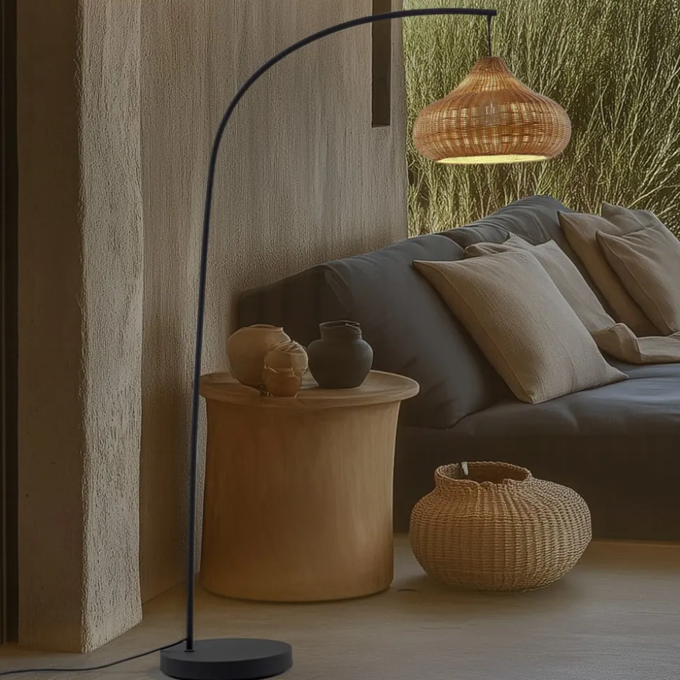 Lucande udendørs gulvlampe Taniola, beige, rattan, 195 cm, IP44