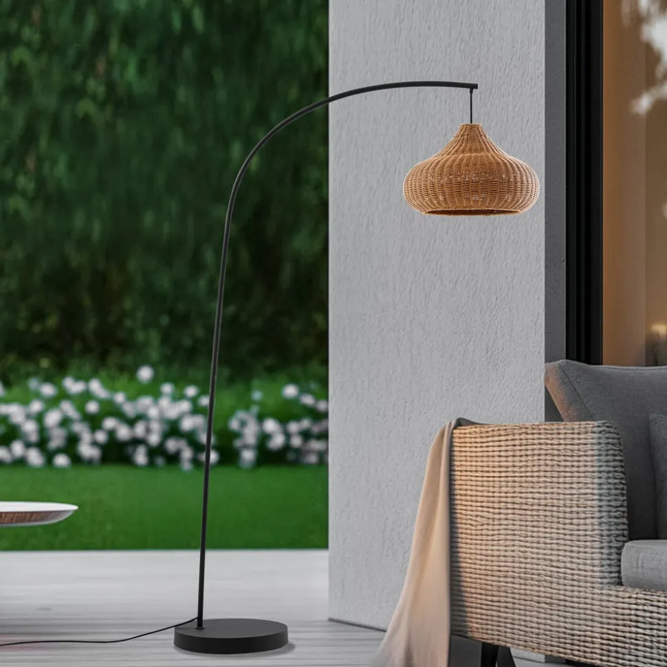Lucande udendørs gulvlampe Taniola, beige, rattan, 195 cm, IP44