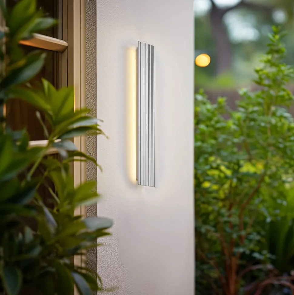 Lucande udendørs LED-væglampe Melira, længde 60 cm, grå