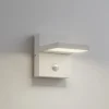 Lucande udendørs LED-væglampe Silvan, hvid, sensor, IP54, 16 cm