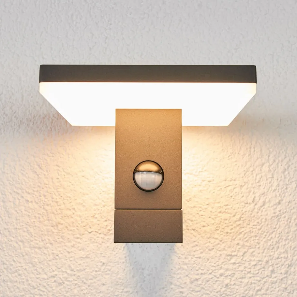 Lucande udendørs LED-væglampe Olesia, 15 cm, sensor, IP54