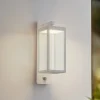 Lucande udendørs LED-væglampe Ferdinand, hvid, sensor, 38 cm