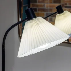 Mira tekstilgulvlampe, sort