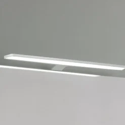 Nayra - hvid LED-spejllampe