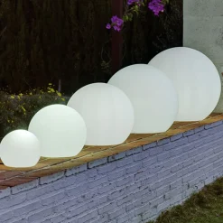 Newgarden Buly solcellelampe, flydende, Ø 20 cm