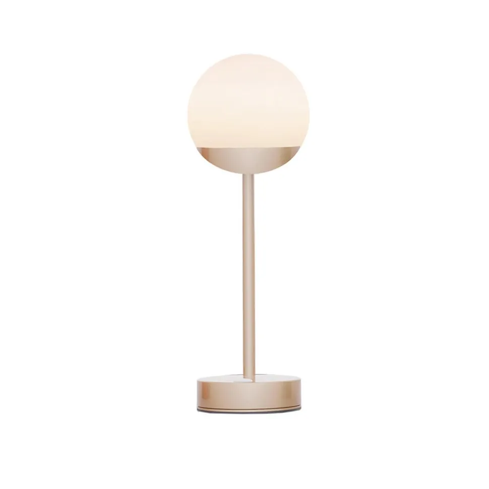 Newgarden Norai Slim LED-bordlampe, messing