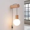 Nimbi væglampe, lyst træ, højde 67 cm, træ/glas