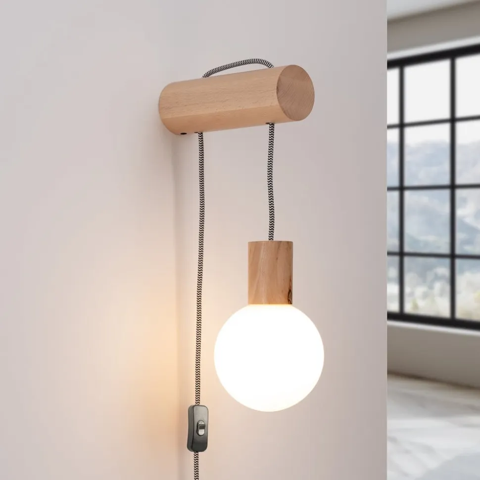 Nimbi væglampe, lyst træ, højde 67 cm, træ/glas
