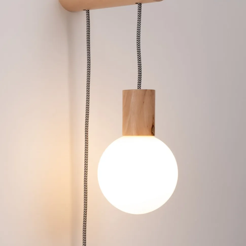 Nimbi væglampe, lyst træ, højde 67 cm, træ/glas