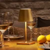 Nuindie mini LED genopladelig bordlampe, USB-C, guld, IP54, dæmpbar
