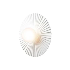 Nuura Liila Muuse væglampe, Ø 42 cm, IP44, hvid/opal