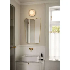 Nuura væglampe Liila Muuse, Ø 20 cm IP44, hvid/opal