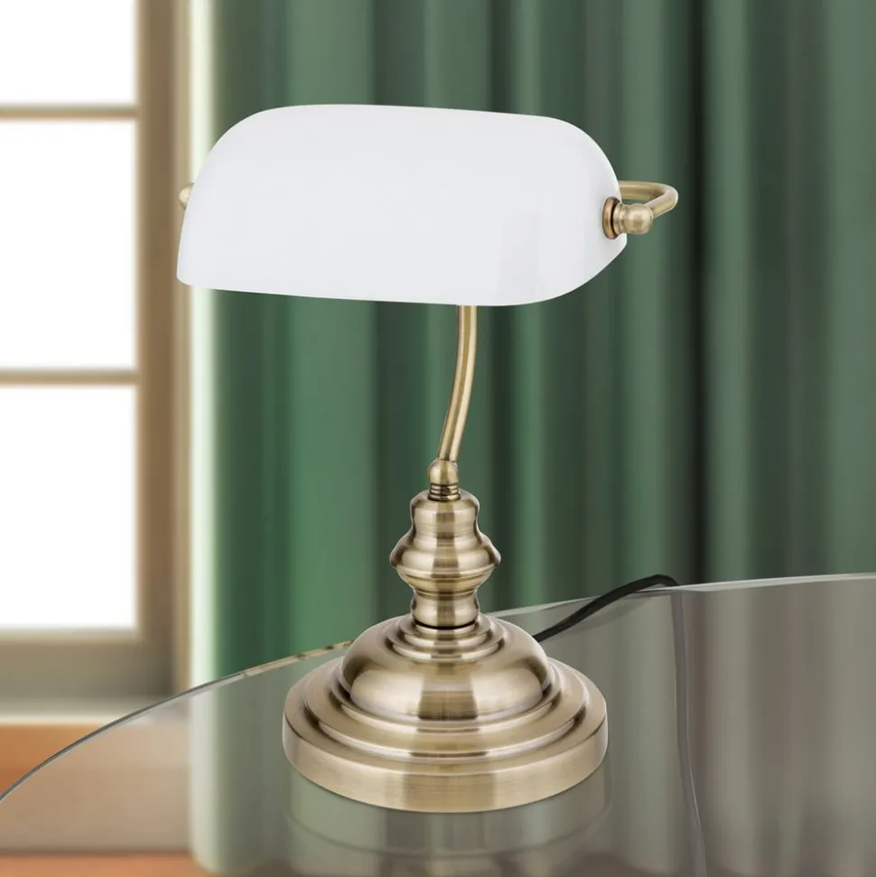 Onella bordlampe i banklampe opal