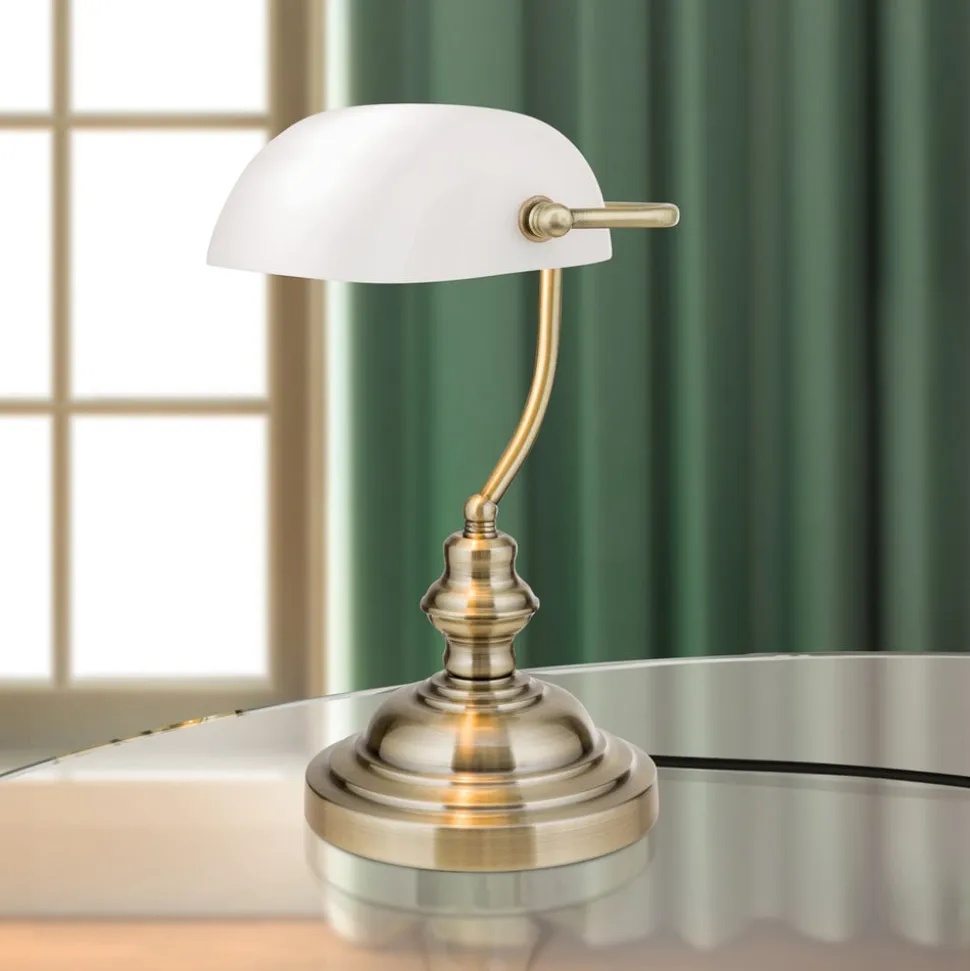 Onella bordlampe i banklampe opal