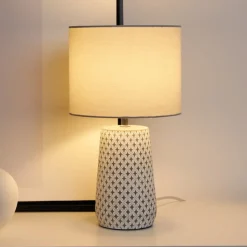 Pauleen Pretty Purity bordlampe med betonfod