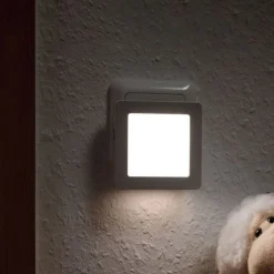 Paulmann Esby LED-natlampe, stikkontakt, kantet