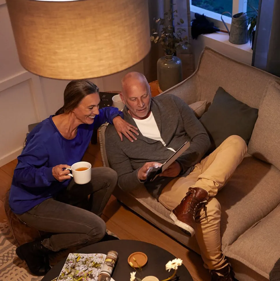 Philips Classic LED-pære E27 P45 6,5W 2.700K, klar