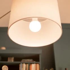 Philips LED-pære E27 7 W 806lm 2.700 K mat 3 stk