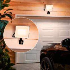 Philips udendørs LED-spot Lois UE Sensor, 14 W, 3.000 K IP65