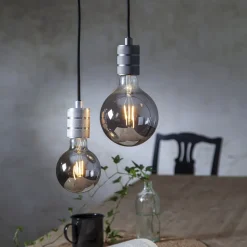 Plain Smoke E27 LED-globepære 1,8 W 2.100K Ø 95mm