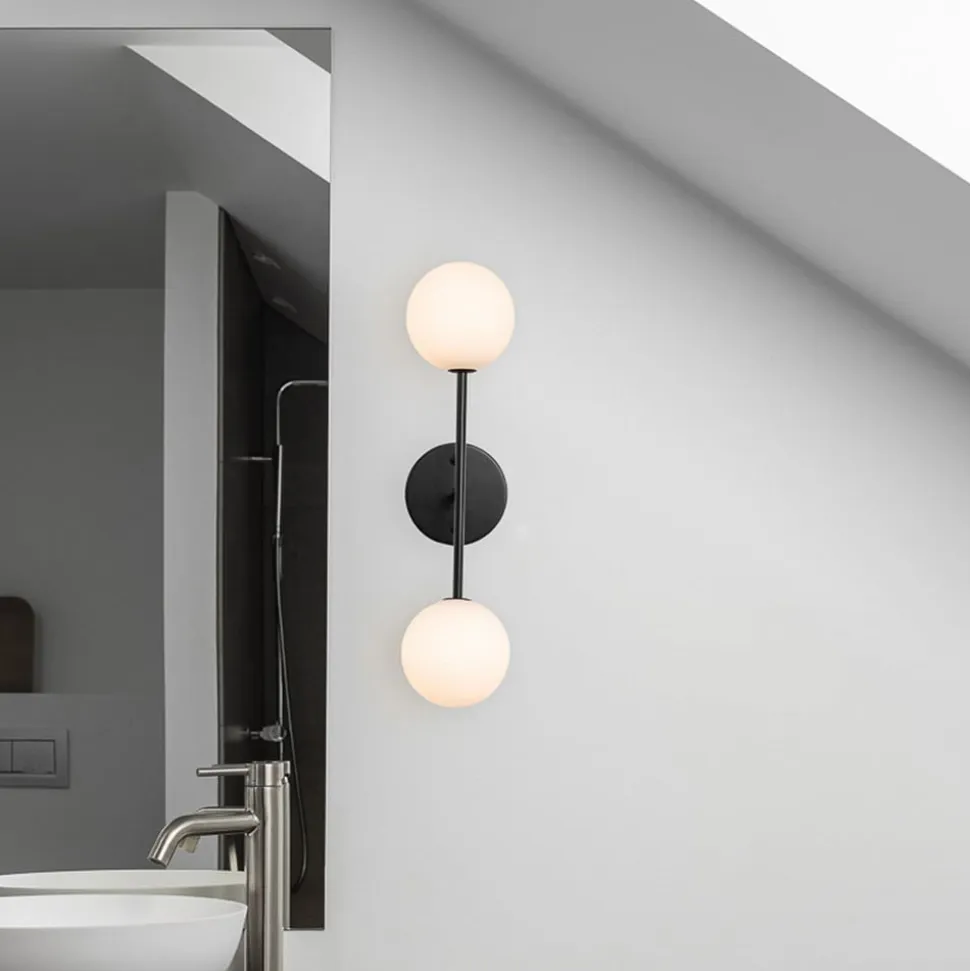 PR Home Sigma D væglampe, sort/opal, 2 lyskilder, 49 cm glas