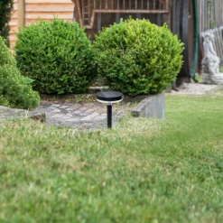 Prios Glenios LED-solcellelampe med jordspyd