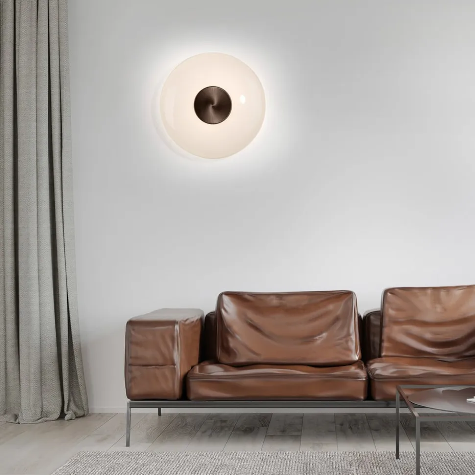 PURE LED-væglampe Vitrum, brun/opalglas/aluminium Ø 22 cm