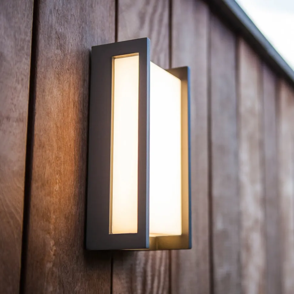 Qubo udendørs LED-væglampe, RGBW smart styring
