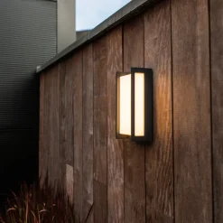 Qubo udendørs LED-væglampe, RGBW smart styring