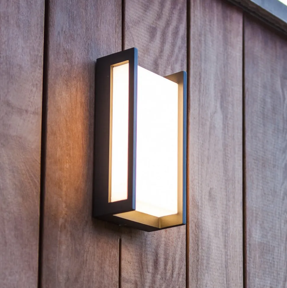 Qubo udendørs LED-væglampe, RGBW smart styring