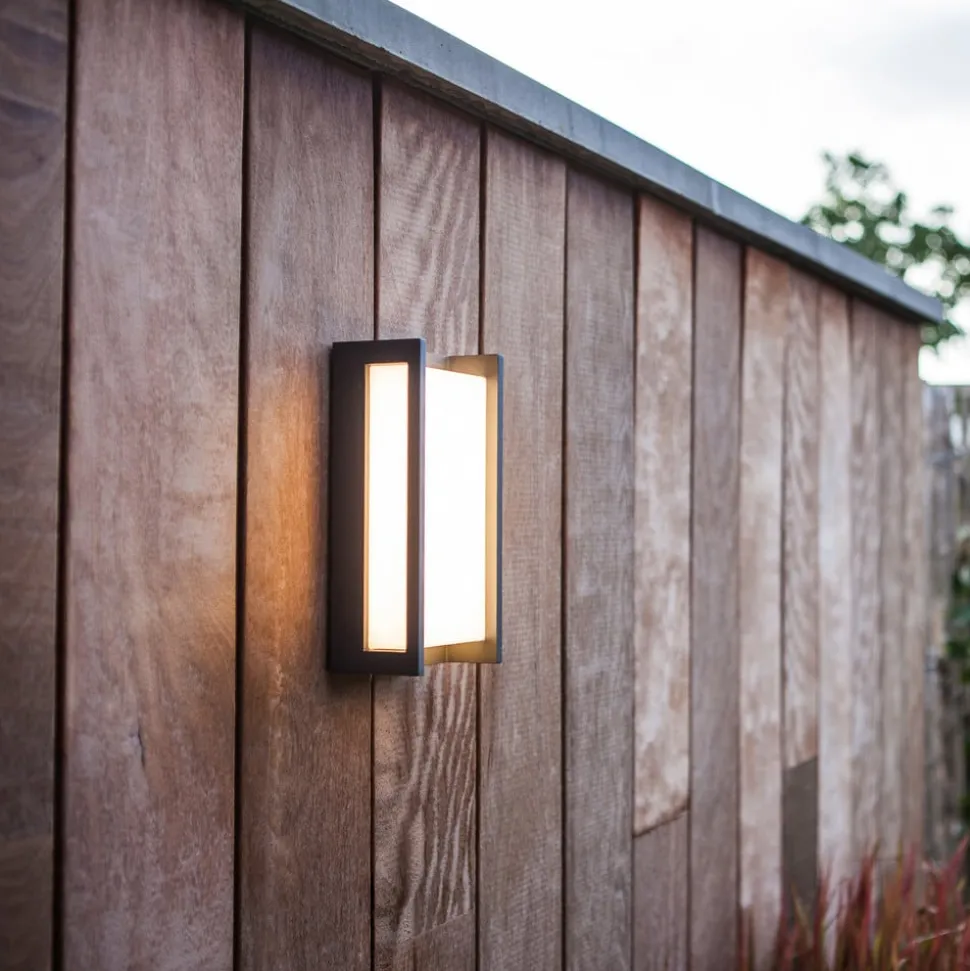 Qubo udendørs LED-væglampe, RGBW smart styring