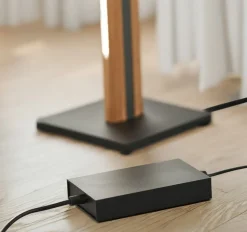Quitani Elis LED-gulvlampe, eg/sort