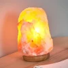ROCK saltlampe spreder hyggeligt lys