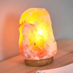 ROCK saltlampe spreder hyggeligt lys