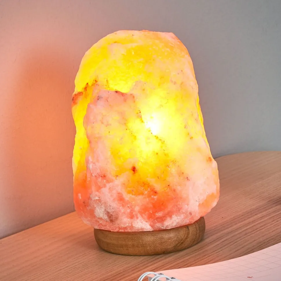 ROCK saltlampe spreder hyggeligt lys
