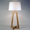 Sacha LT bordlampe i stof og træ