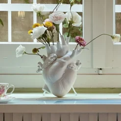 SELETTI Love in Bloom-vase, hvid, hjerteformet, porcelæn