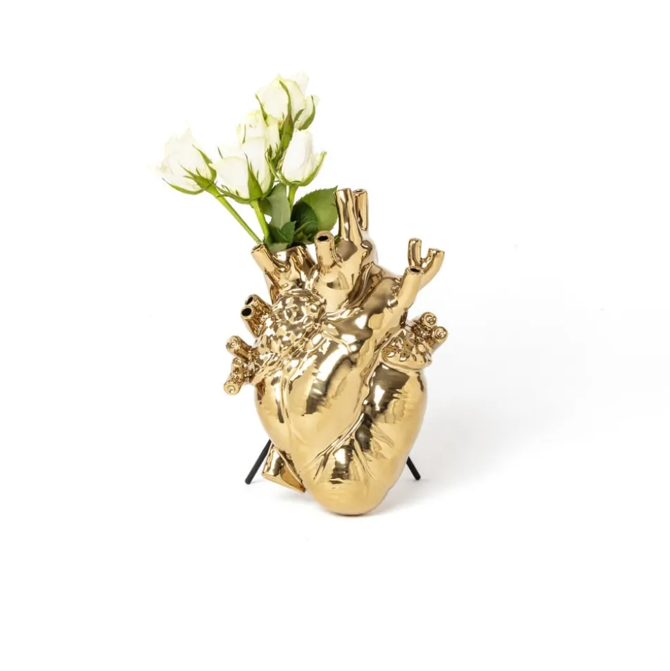 SELETTI Love in Bloom-vase, guldfarvet, hjerteformet, porcelæn