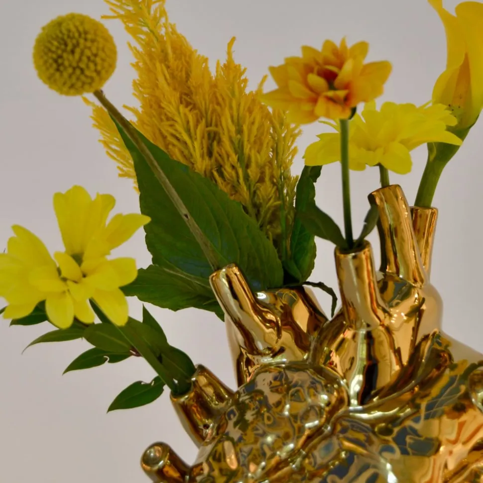 SELETTI Love in Bloom-vase, guldfarvet, hjerteformet, porcelæn
