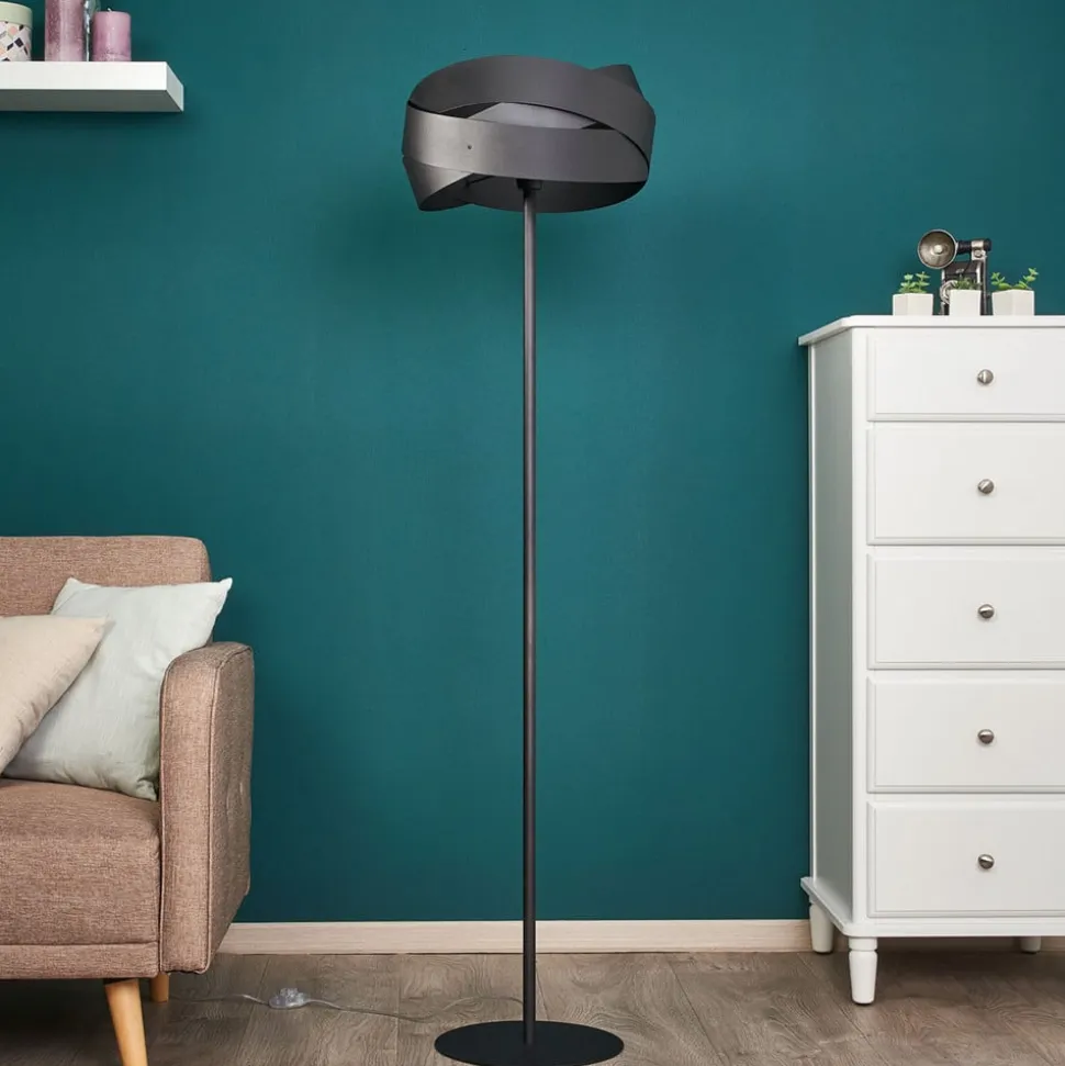Slående designet standerlampe Tornado