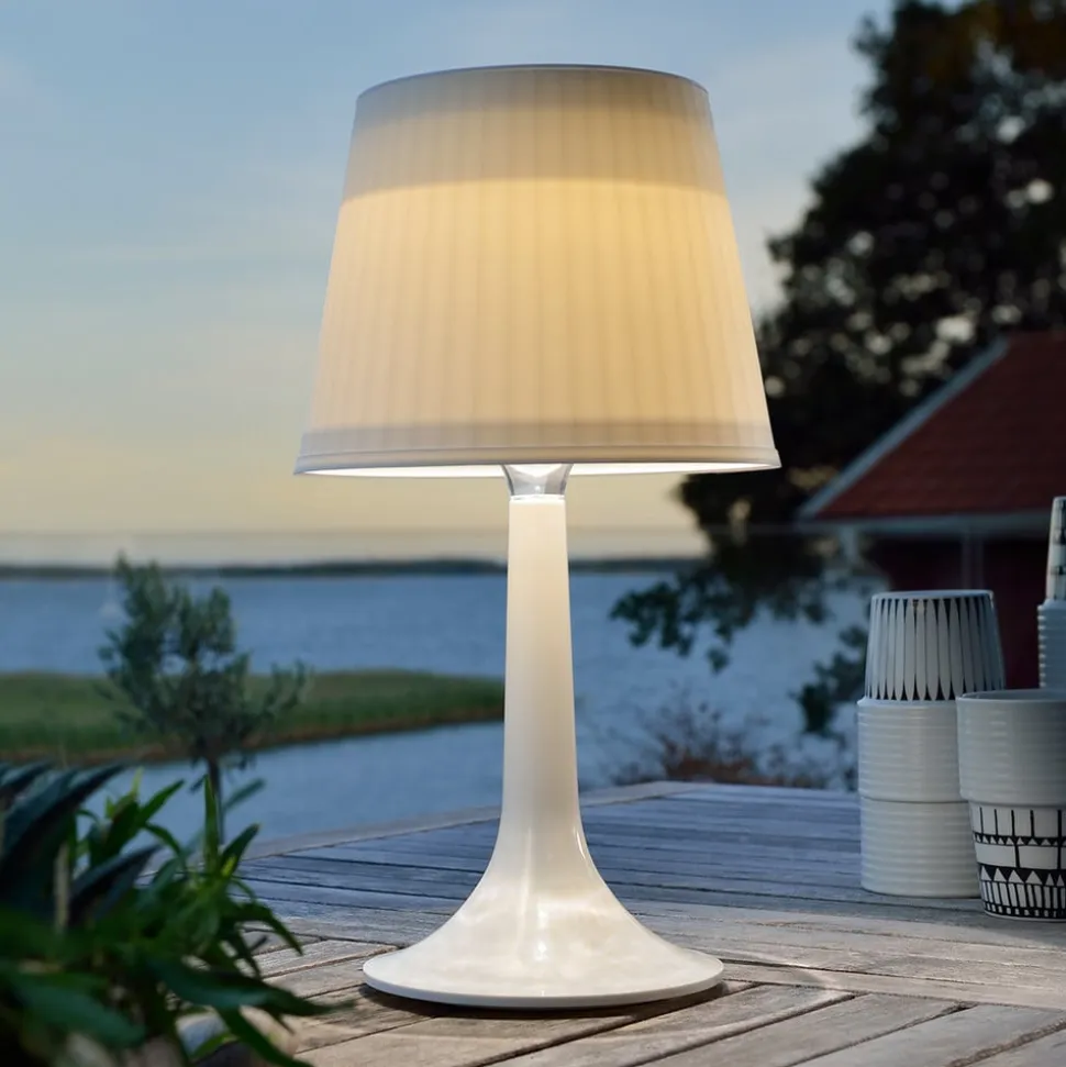 Soldreven LED bordlampe Assisi Sitra, i hvid