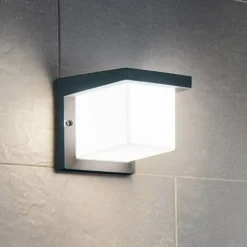 Terningeformet LED-udendørsvæglampe Desella