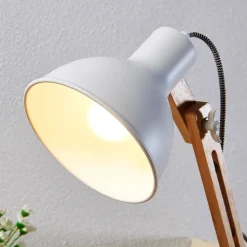 Træ-skrivebordslampe Shivanja med hvid skærm