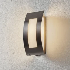 Udendørs væglampe firkantet i stål med sensor